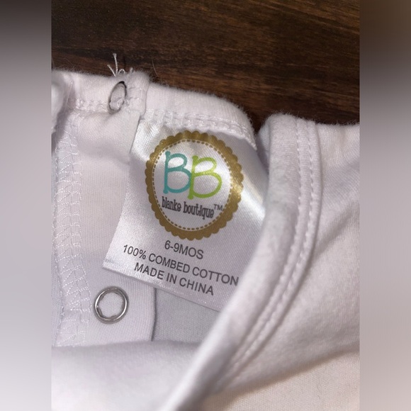 6-9M Unisex Baby White Button up Body Suit // 100% Combed Cotton - Picture 4 of 8